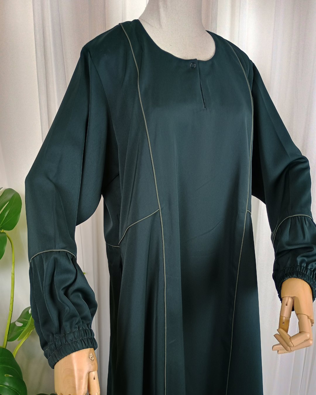 Piping Green Abaya - Size 54